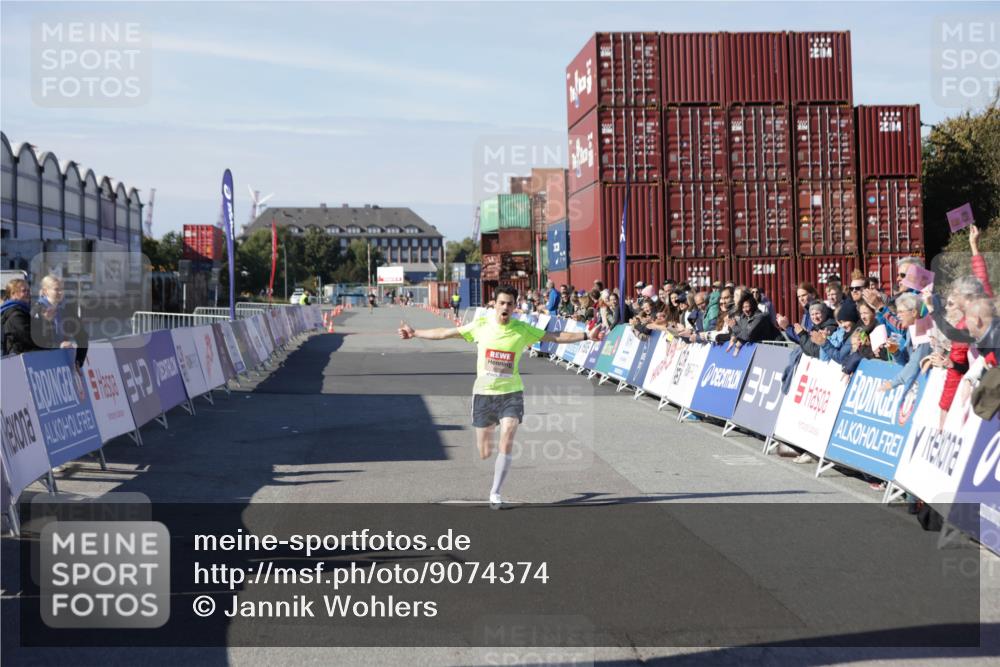 03.10.2025 - Köhlbrandbrückenlauf Jannik Wohlers http://msf.ph/oto/9074374 03.10.2025 12:45:20 Ziel 6280 meine-sportfotos.de