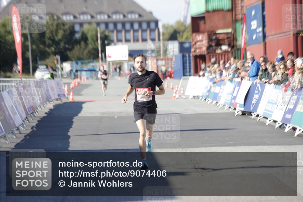 03.10.2025 - Köhlbrandbrückenlauf Jannik Wohlers http://msf.ph/oto/9074406 03.10.2025 12:45:48 Ziel 4010 meine-sportfotos.de