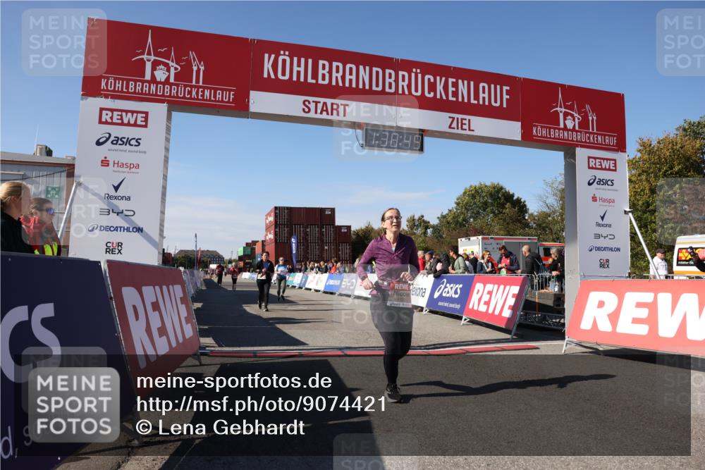 03.10.2025 - Köhlbrandbrückenlauf Lena Gebhardt http://msf.ph/oto/9074421 03.10.2025 13:38:49 Ziel 4723, 5529, 5533, 6640 meine-sportfotos.de