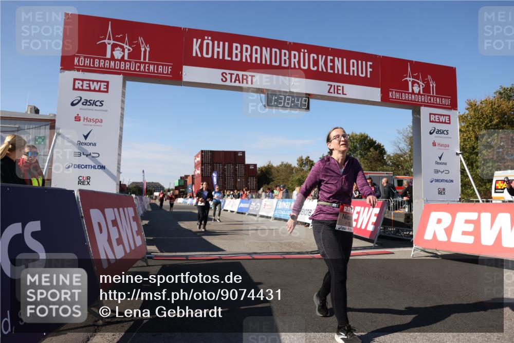 03.10.2025 - Köhlbrandbrückenlauf Lena Gebhardt http://msf.ph/oto/9074431 03.10.2025 13:38:50 Ziel 4723, 5529, 5533, 6640 meine-sportfotos.de