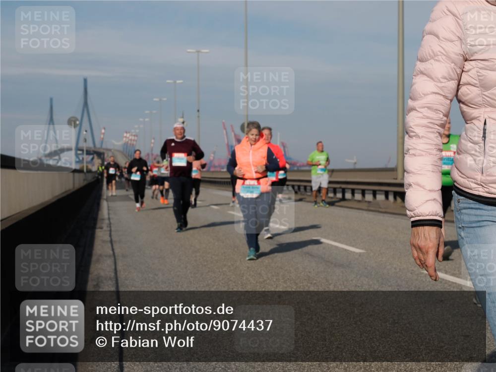 03.10.2025 - Köhlbrandbrückenlauf Fabian Wolf http://msf.ph/oto/9074437 03.10.2025 10:14:18 Position 3  meine-sportfotos.de