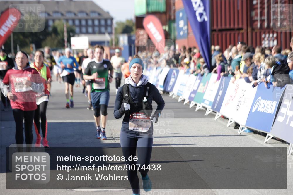 03.10.2025 - Köhlbrandbrückenlauf Jannik Wohlers http://msf.ph/oto/9074438 03.10.2025 13:16:10 Ziel 4311, 4423, 4495, 4644, 4696, 5068, 5217, 5336, 5684, 5806, 6270, 6712 meine-sportfotos.de