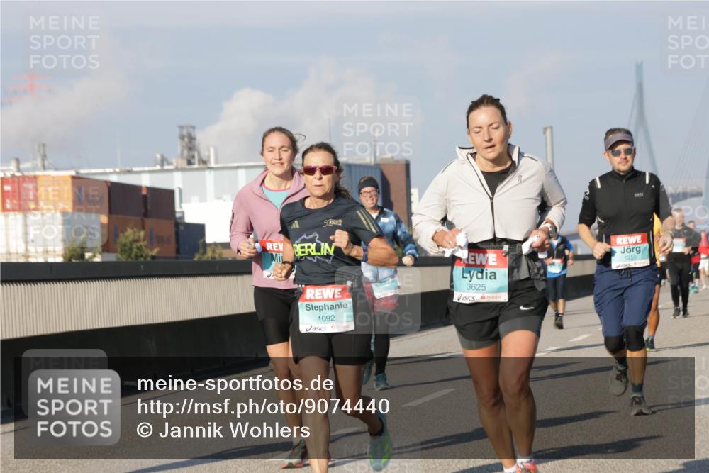 03.10.2025 - Köhlbrandbrückenlauf Jannik Wohlers http://msf.ph/oto/9074440 03.10.2025 09:51:05 Position 3 5, 1092, 3625, 1255 meine-sportfotos.de