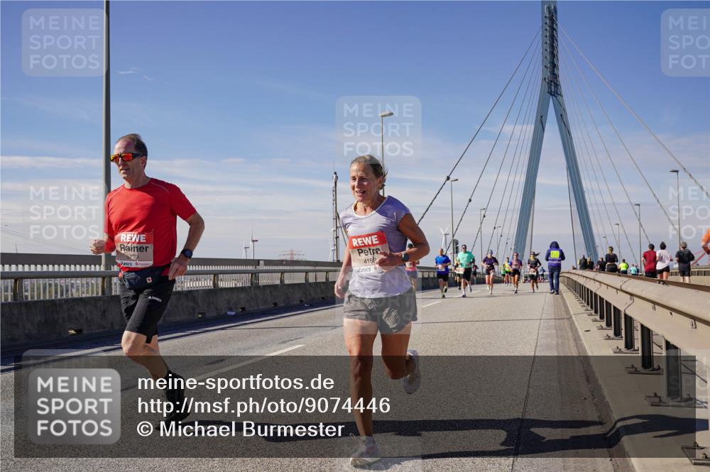 03.10.2025 - Köhlbrandbrückenlauf Michael Burmester http://msf.ph/oto/9074446 03.10.2025 12:39:50 Position 2 5779, 4162 meine-sportfotos.de