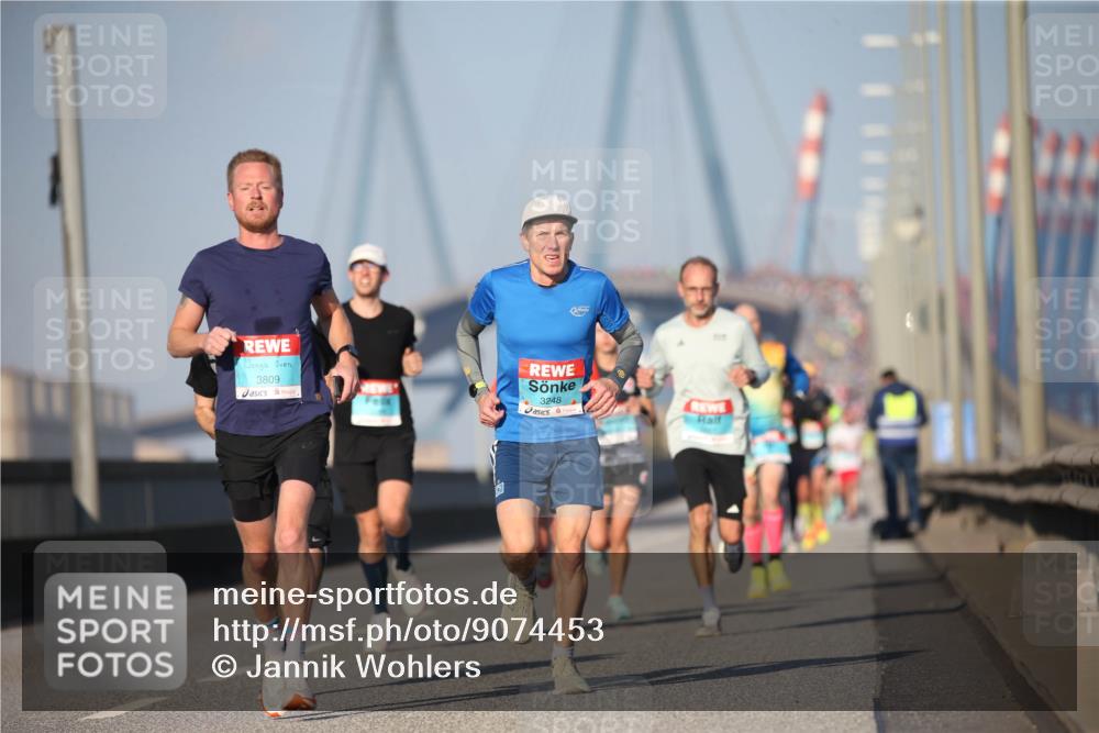03.10.2025 - Köhlbrandbrückenlauf Jannik Wohlers http://msf.ph/oto/9074453 03.10.2025 09:40:23 Position 3 3809, 3248 meine-sportfotos.de