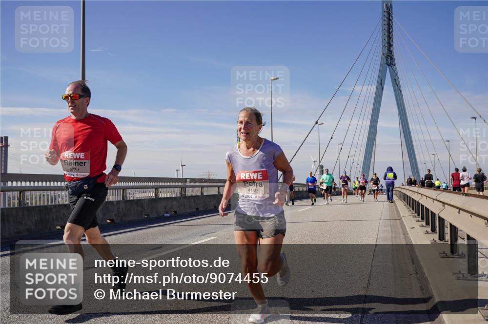 03.10.2025 - Köhlbrandbrückenlauf Michael Burmester http://msf.ph/oto/9074455 03.10.2025 12:39:50 Position 2 5779, 4162 meine-sportfotos.de