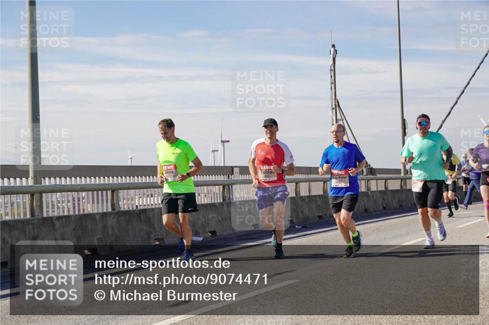 03.10.2025 - Köhlbrandbrückenlauf Michael Burmester http://msf.ph/oto/9074471 03.10.2025 12:39:54 Position 2 13, 4277, 4187 meine-sportfotos.de