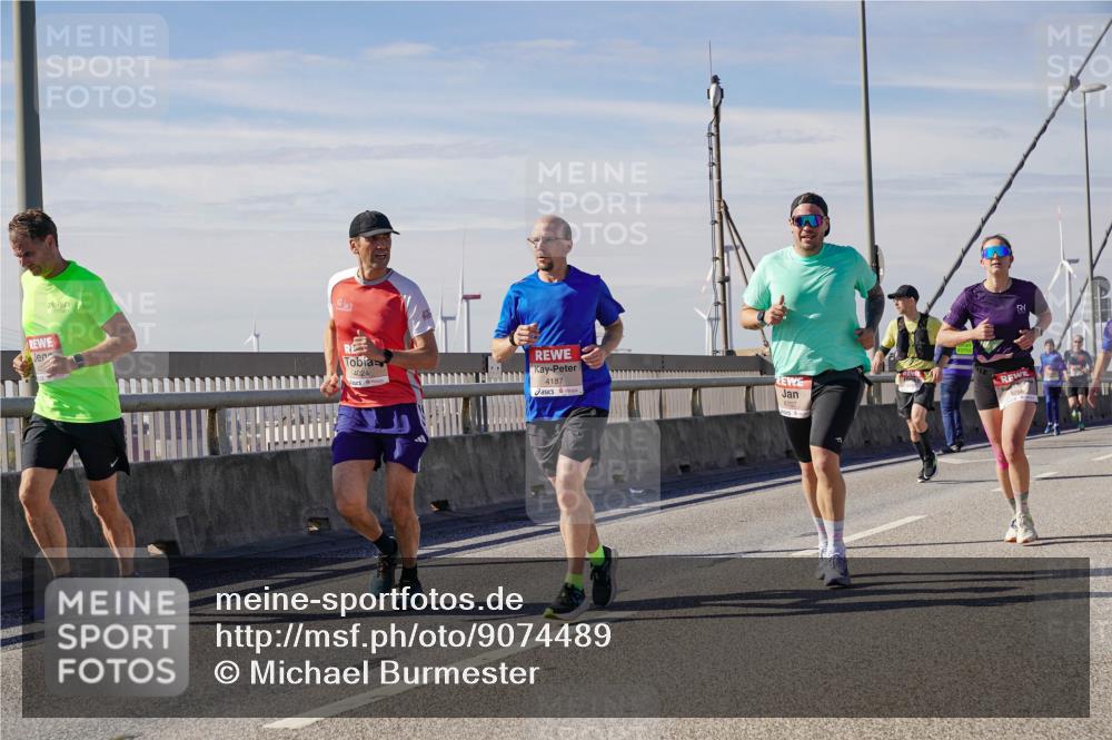 03.10.2025 - Köhlbrandbrückenlauf Michael Burmester http://msf.ph/oto/9074489 03.10.2025 12:39:55 Position 2 4024, 4187, 6707 meine-sportfotos.de