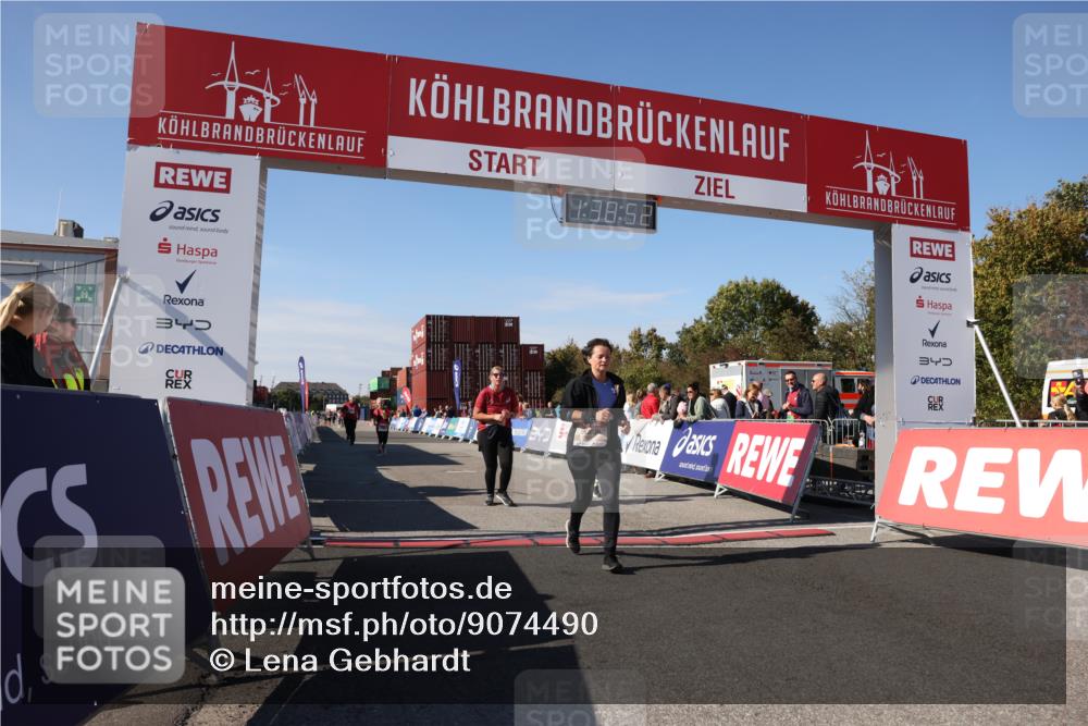 03.10.2025 - Köhlbrandbrückenlauf Lena Gebhardt http://msf.ph/oto/9074490 03.10.2025 13:38:52 Ziel 4723, 5529, 5533, 5584, 6030, 6640 meine-sportfotos.de