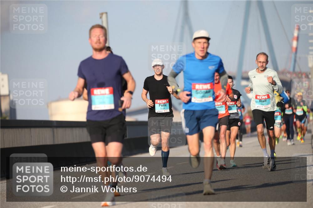 03.10.2025 - Köhlbrandbrückenlauf Jannik Wohlers http://msf.ph/oto/9074494 03.10.2025 09:40:25 Position 3 3299, 12, 3267 meine-sportfotos.de