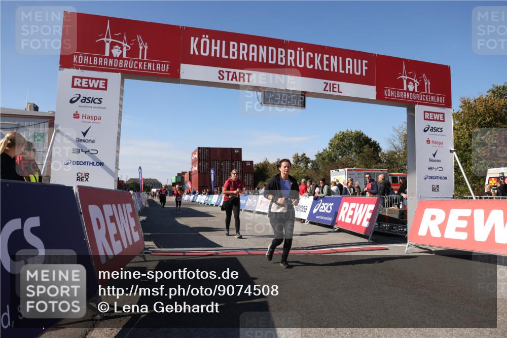 03.10.2025 - Köhlbrandbrückenlauf Lena Gebhardt http://msf.ph/oto/9074508 03.10.2025 13:38:52 Ziel 4723, 5529, 5533, 5584, 6030, 6640 meine-sportfotos.de