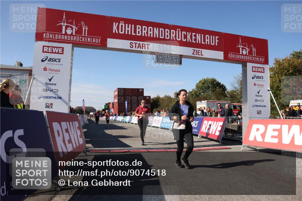 03.10.2025 - Köhlbrandbrückenlauf Lena Gebhardt http://msf.ph/oto/9074518 03.10.2025 13:38:53 Ziel 4723, 5529, 5533, 5584, 6030, 6640 meine-sportfotos.de
