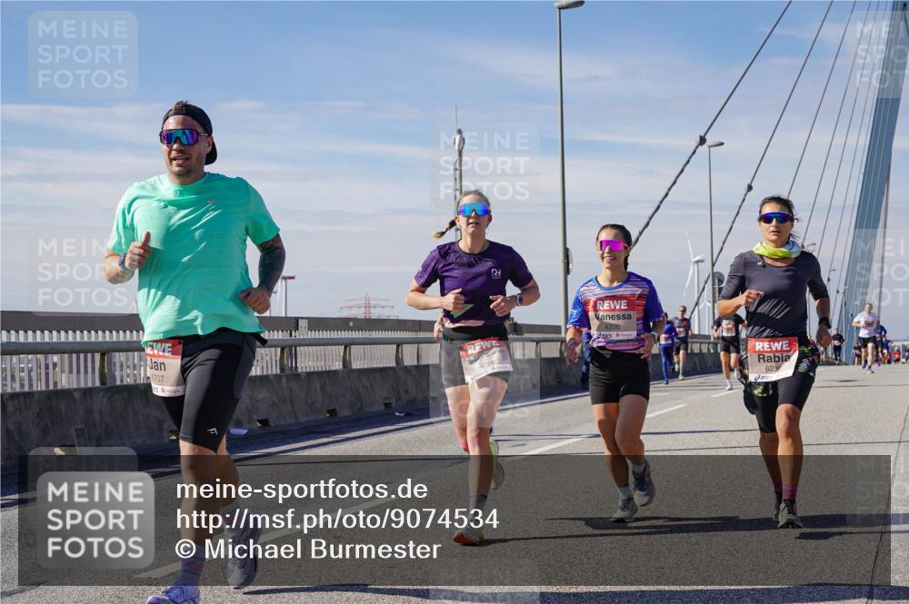 03.10.2025 - Köhlbrandbrückenlauf Michael Burmester http://msf.ph/oto/9074534 03.10.2025 12:39:56 Position 2 6707, 4256, 4206, 6236 meine-sportfotos.de