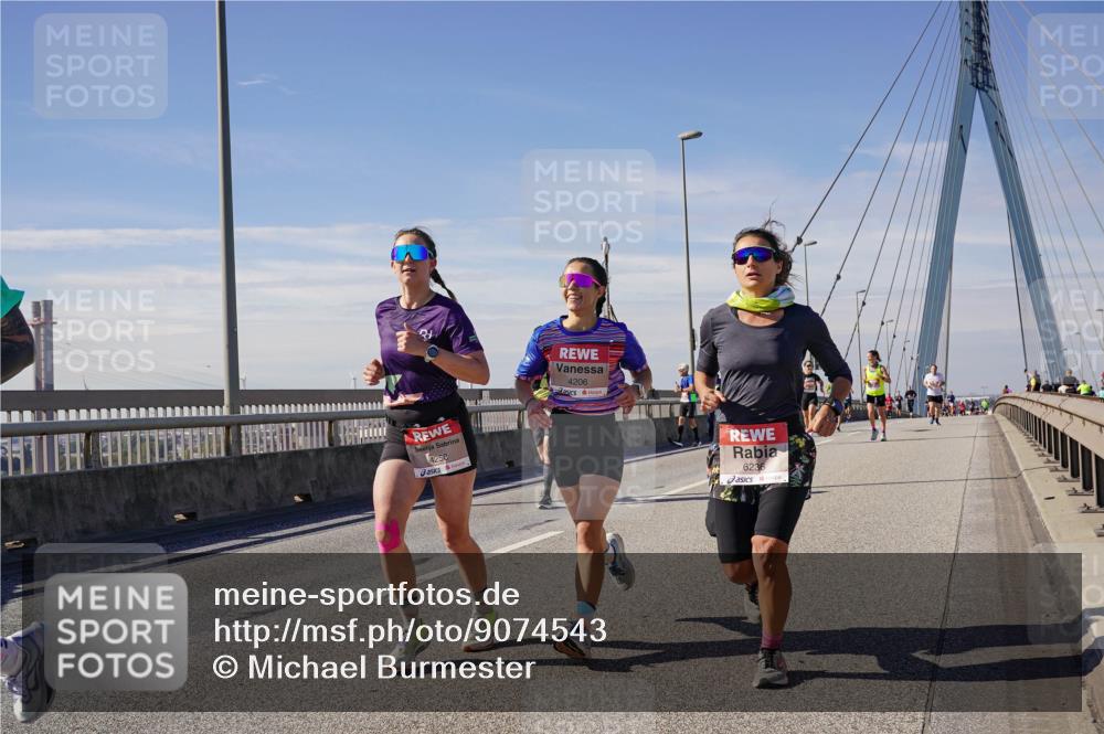 03.10.2025 - Köhlbrandbrückenlauf Michael Burmester http://msf.ph/oto/9074543 03.10.2025 12:39:57 Position 2 4258, 4206, 6236 meine-sportfotos.de