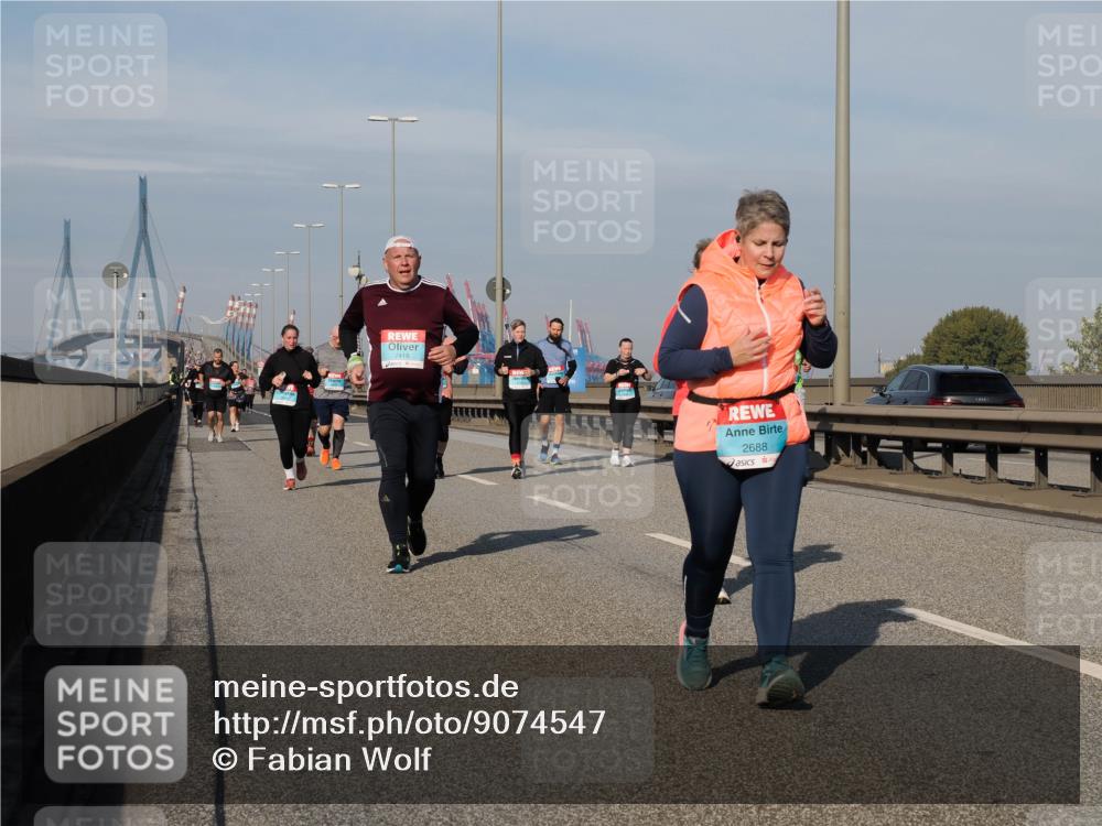 03.10.2025 - Köhlbrandbrückenlauf Fabian Wolf http://msf.ph/oto/9074547 03.10.2025 10:14:20 Position 3 2418, 2688 meine-sportfotos.de