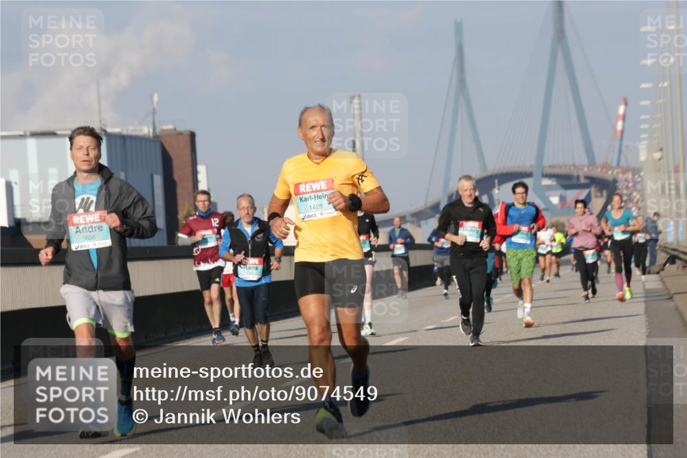 03.10.2025 - Köhlbrandbrückenlauf Jannik Wohlers http://msf.ph/oto/9074549 03.10.2025 09:51:10 Position 3 3656, 2, 12, 1428 meine-sportfotos.de