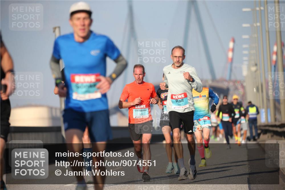 03.10.2025 - Köhlbrandbrückenlauf Jannik Wohlers http://msf.ph/oto/9074551 03.10.2025 09:40:27 Position 3 1012, 3267 meine-sportfotos.de