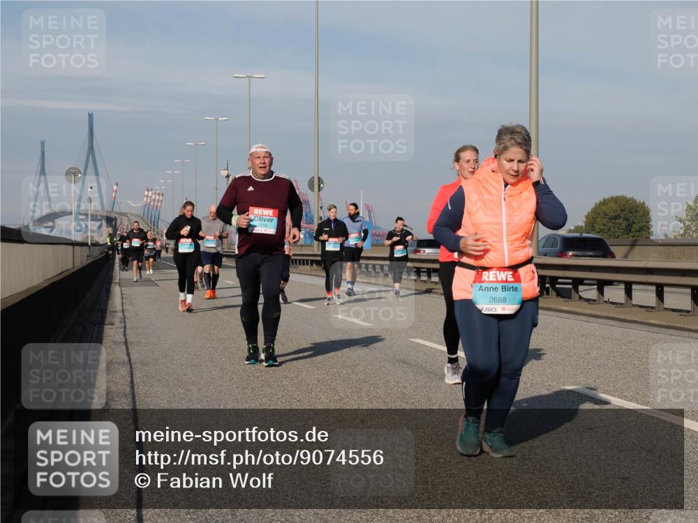 03.10.2025 - Köhlbrandbrückenlauf Fabian Wolf http://msf.ph/oto/9074556 03.10.2025 10:14:21 Position 3 2418, 422, 2688 meine-sportfotos.de