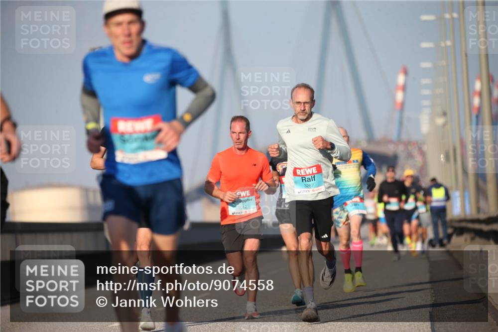 03.10.2025 - Köhlbrandbrückenlauf Jannik Wohlers http://msf.ph/oto/9074558 03.10.2025 09:40:27 Position 3 1012, 3267 meine-sportfotos.de