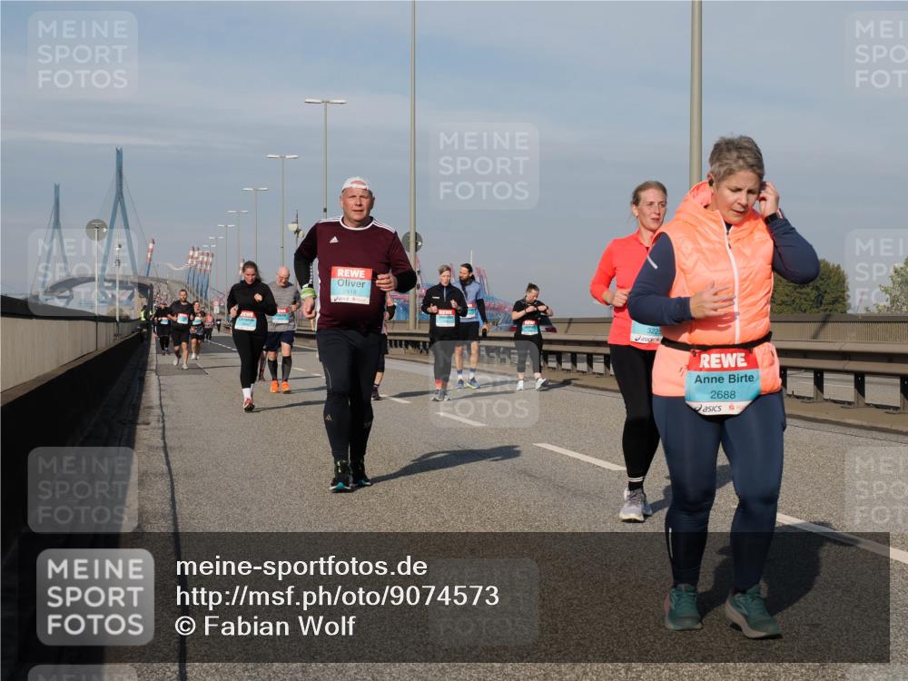 03.10.2025 - Köhlbrandbrückenlauf Fabian Wolf http://msf.ph/oto/9074573 03.10.2025 10:14:21 Position 3 2418, 2688 meine-sportfotos.de
