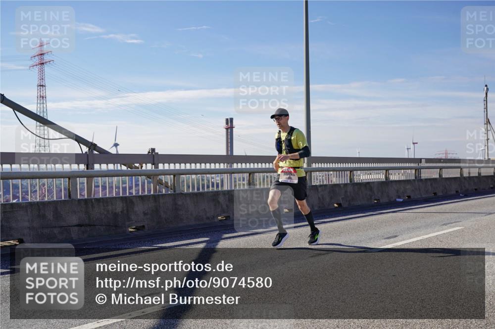 03.10.2025 - Köhlbrandbrückenlauf Michael Burmester http://msf.ph/oto/9074580 03.10.2025 12:39:59 Position 2  meine-sportfotos.de