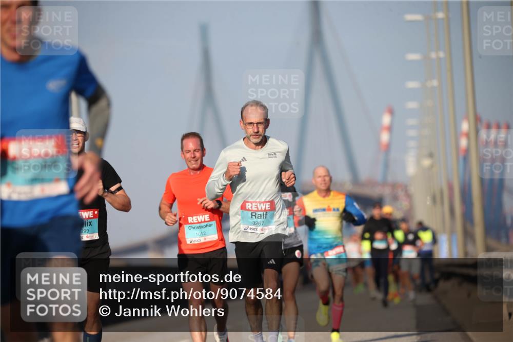 03.10.2025 - Köhlbrandbrückenlauf Jannik Wohlers http://msf.ph/oto/9074584 03.10.2025 09:40:28 Position 3 299, 1012, 3267 meine-sportfotos.de