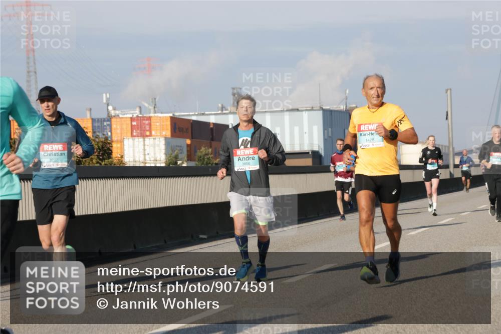 03.10.2025 - Köhlbrandbrückenlauf Jannik Wohlers http://msf.ph/oto/9074591 03.10.2025 09:51:11 Position 3 3228, 3656, 1428 meine-sportfotos.de