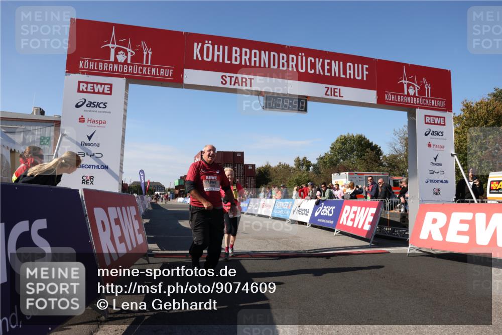 03.10.2025 - Köhlbrandbrückenlauf Lena Gebhardt http://msf.ph/oto/9074609 03.10.2025 13:38:59 Ziel 5529, 5533, 5584, 6030, 6640 meine-sportfotos.de