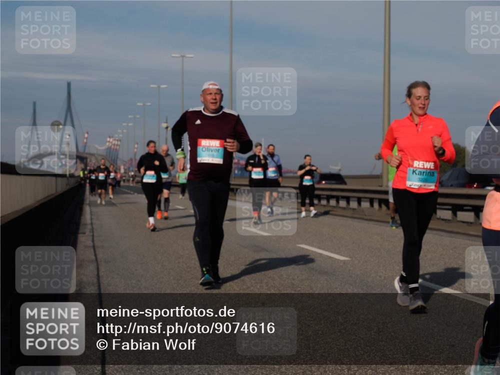 03.10.2025 - Köhlbrandbrückenlauf Fabian Wolf http://msf.ph/oto/9074616 03.10.2025 10:14:22 Position 3 120, 2418, 3225 meine-sportfotos.de