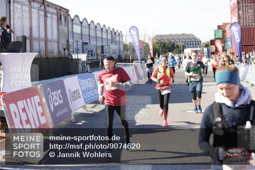03.10.2025 - Köhlbrandbrückenlauf Jannik Wohlers http://msf.ph/oto/9074620 03.10.2025 13:16:13 Ziel 4311, 4423, 4563, 4644, 4696, 4928, 5068, 5336, 5684, 5806, 6712 meine-sportfotos.de
