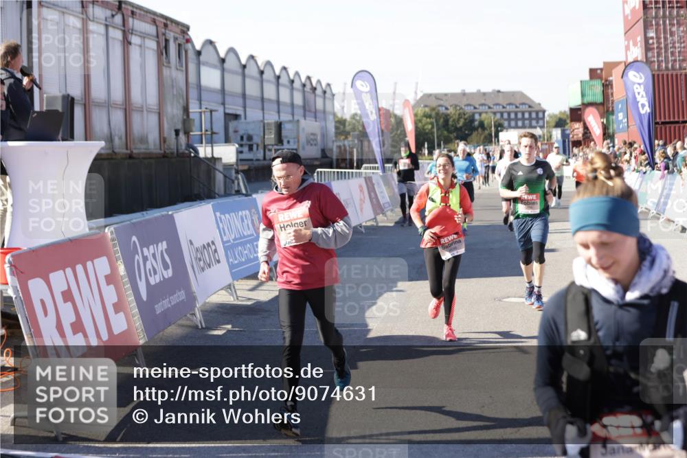 03.10.2025 - Köhlbrandbrückenlauf Jannik Wohlers http://msf.ph/oto/9074631 03.10.2025 13:16:14 Ziel 4311, 4347, 4423, 4563, 4644, 4696, 4928, 5032, 5068, 5336, 5684, 5806, 5836, 6712 meine-sportfotos.de