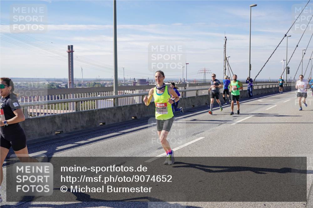 03.10.2025 - Köhlbrandbrückenlauf Michael Burmester http://msf.ph/oto/9074652 03.10.2025 12:40:03 Position 2 4219 meine-sportfotos.de