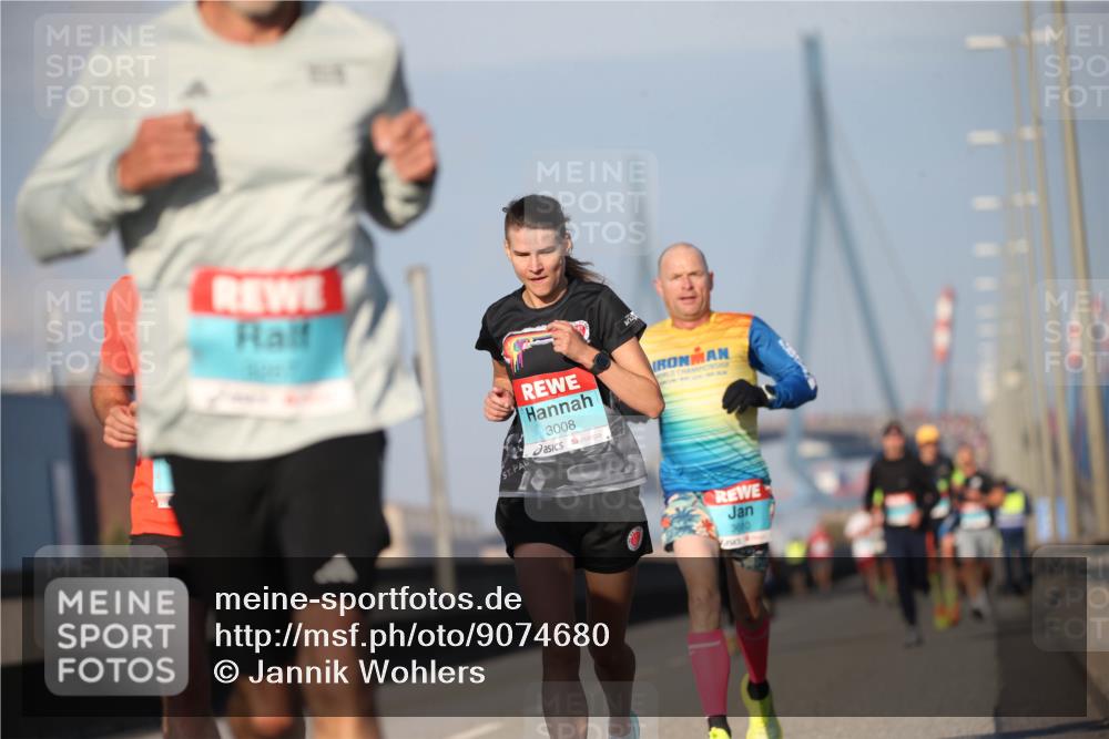 03.10.2025 - Köhlbrandbrückenlauf Jannik Wohlers http://msf.ph/oto/9074680 03.10.2025 09:40:32 Position 3 3008, 3610 meine-sportfotos.de