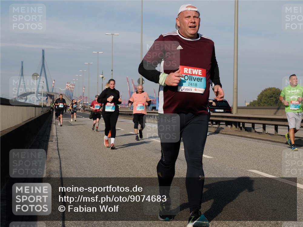 03.10.2025 - Köhlbrandbrückenlauf Fabian Wolf http://msf.ph/oto/9074683 03.10.2025 10:14:24 Position 3 2418, 50, 08, 2935 meine-sportfotos.de