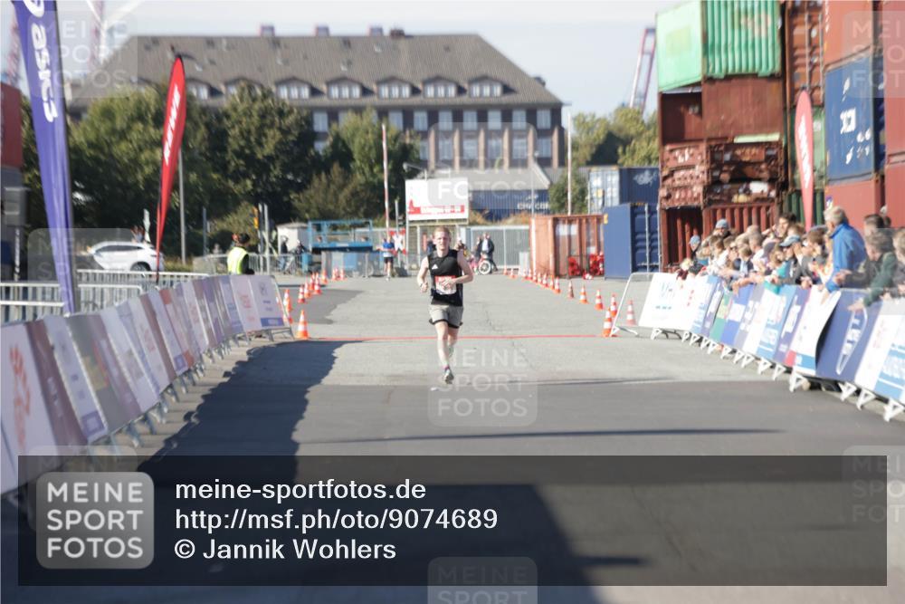 03.10.2025 - Köhlbrandbrückenlauf Jannik Wohlers http://msf.ph/oto/9074689 03.10.2025 12:45:57 Ziel 4010 meine-sportfotos.de
