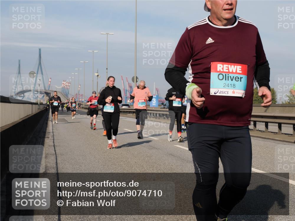 03.10.2025 - Köhlbrandbrückenlauf Fabian Wolf http://msf.ph/oto/9074710 03.10.2025 10:14:24 Position 3 3, 2418 meine-sportfotos.de