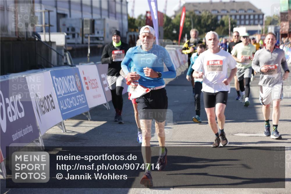 03.10.2025 - Köhlbrandbrückenlauf Jannik Wohlers http://msf.ph/oto/9074714 03.10.2025 13:16:19 Ziel 4144, 4317, 4347, 4414, 4563, 4696, 4928, 4952, 5032, 5068, 5498, 5684, 5806, 5836, 6761, 6771 meine-sportfotos.de
