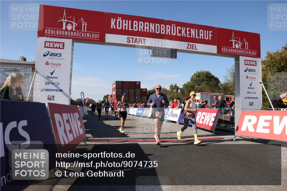 03.10.2025 - Köhlbrandbrückenlauf Lena Gebhardt http://msf.ph/oto/9074735 03.10.2025 13:39:17 Ziel 4531, 4789, 5111, 5766, 5988, 5989, 5998 meine-sportfotos.de