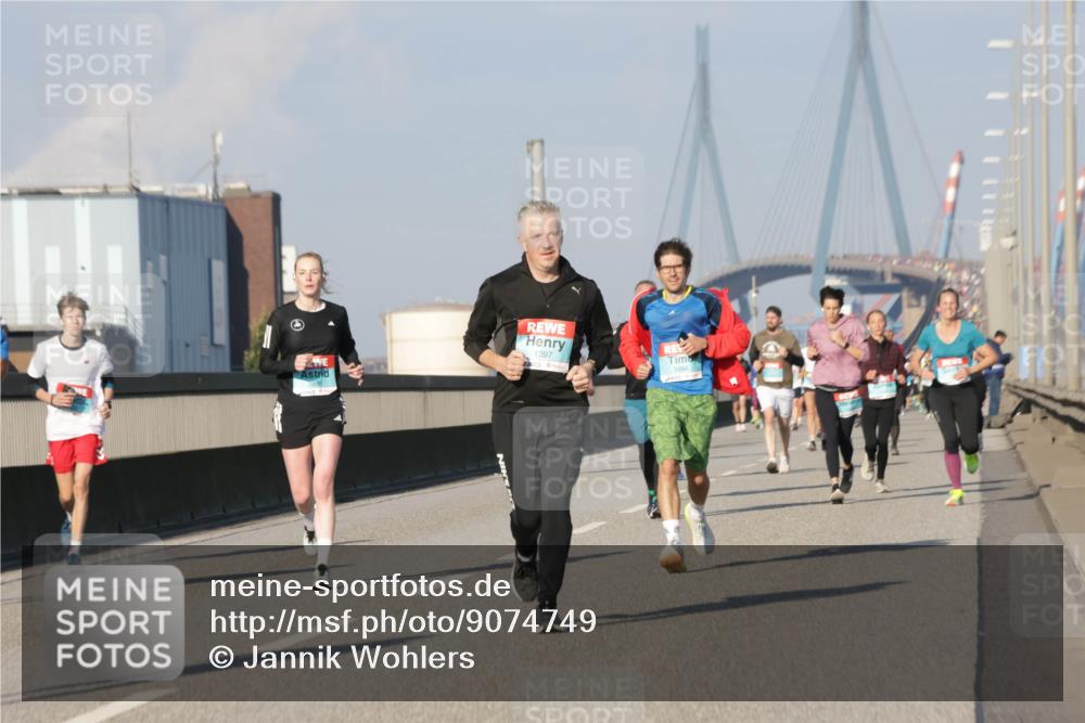 03.10.2025 - Köhlbrandbrückenlauf Jannik Wohlers http://msf.ph/oto/9074749 03.10.2025 09:51:14 Position 3 2698, 1397, 3484 meine-sportfotos.de