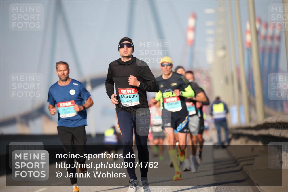 03.10.2025 - Köhlbrandbrückenlauf Jannik Wohlers http://msf.ph/oto/9074762 03.10.2025 09:40:37 Position 3 1019 meine-sportfotos.de