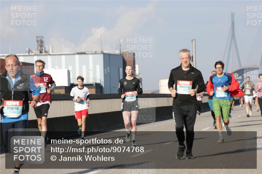 03.10.2025 - Köhlbrandbrückenlauf Jannik Wohlers http://msf.ph/oto/9074768 03.10.2025 09:51:15 Position 3 1340, 12, 2698, 1397, 3484 meine-sportfotos.de
