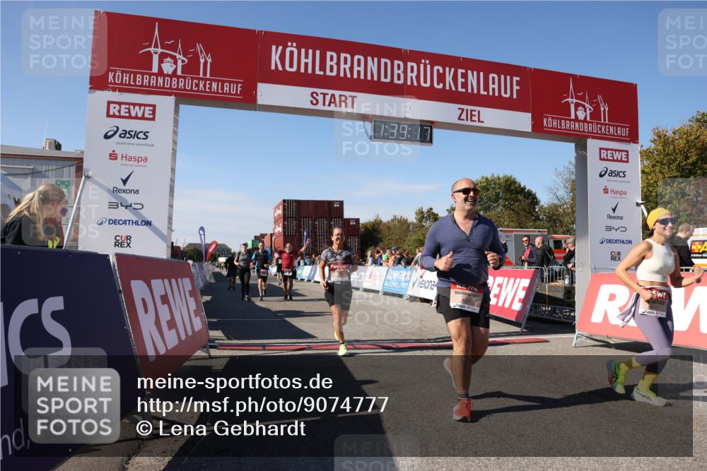 03.10.2025 - Köhlbrandbrückenlauf Lena Gebhardt http://msf.ph/oto/9074777 03.10.2025 13:39:18 Ziel 4531, 4789, 5111, 5741, 5745, 5766, 5988, 5989, 5998 meine-sportfotos.de