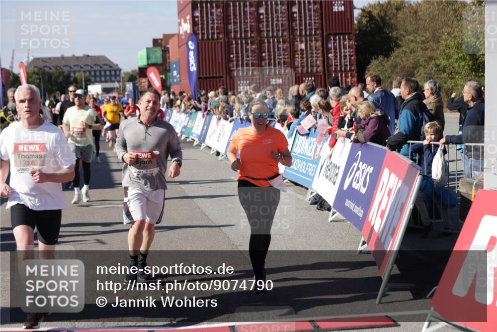 03.10.2025 - Köhlbrandbrückenlauf Jannik Wohlers http://msf.ph/oto/9074790 03.10.2025 13:16:20 Ziel 4144, 4317, 4347, 4414, 4563, 4696, 4928, 4952, 5032, 5068, 5498, 5684, 5806, 5836, 5983, 6761, 6771 meine-sportfotos.de