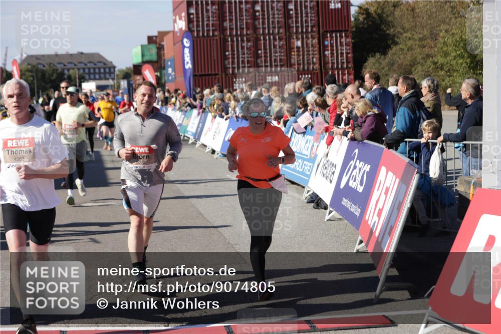 03.10.2025 - Köhlbrandbrückenlauf Jannik Wohlers http://msf.ph/oto/9074805 03.10.2025 13:16:21 Ziel 4144, 4317, 4347, 4414, 4563, 4586, 4696, 4928, 4952, 5032, 5068, 5498, 5684, 5806, 5836, 5983, 6761, 6771 meine-sportfotos.de
