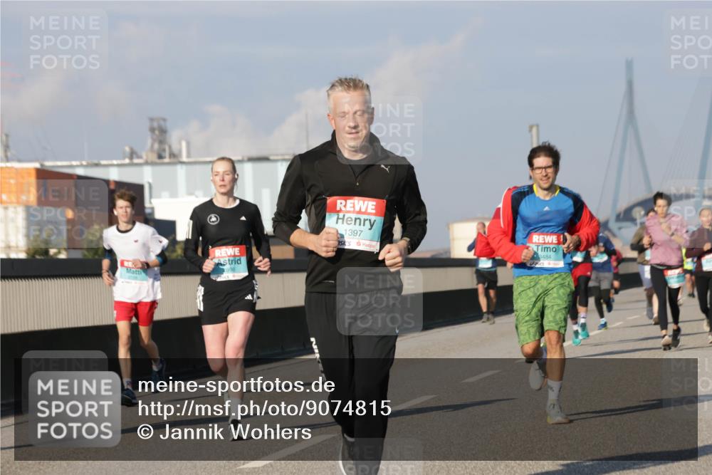 03.10.2025 - Köhlbrandbrückenlauf Jannik Wohlers http://msf.ph/oto/9074815 03.10.2025 09:51:18 Position 3 2698, 1397, 3484 meine-sportfotos.de