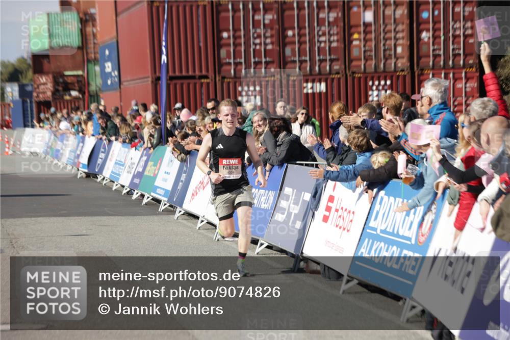 03.10.2025 - Köhlbrandbrückenlauf Jannik Wohlers http://msf.ph/oto/9074826 03.10.2025 12:46:04 Ziel 4004 meine-sportfotos.de