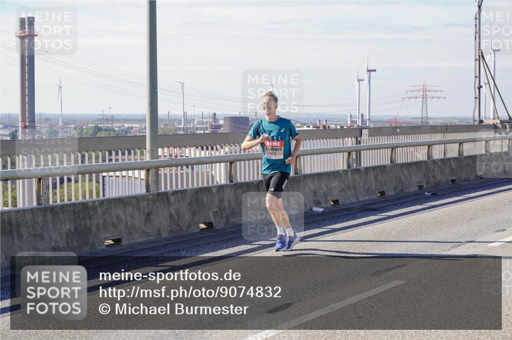 03.10.2025 - Köhlbrandbrückenlauf Michael Burmester http://msf.ph/oto/9074832 03.10.2025 12:40:12 Position 2 9, 25, 4137 meine-sportfotos.de