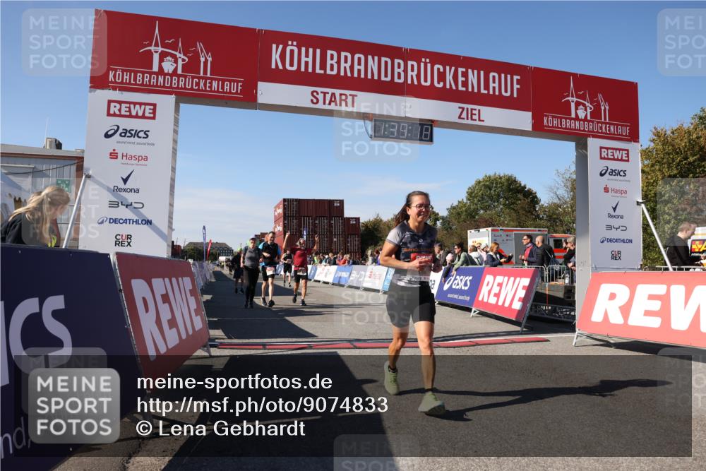 03.10.2025 - Köhlbrandbrückenlauf Lena Gebhardt http://msf.ph/oto/9074833 03.10.2025 13:39:19 Ziel 4531, 4789, 5111, 5741, 5745, 5766, 5988, 5989, 5998, 6560 meine-sportfotos.de