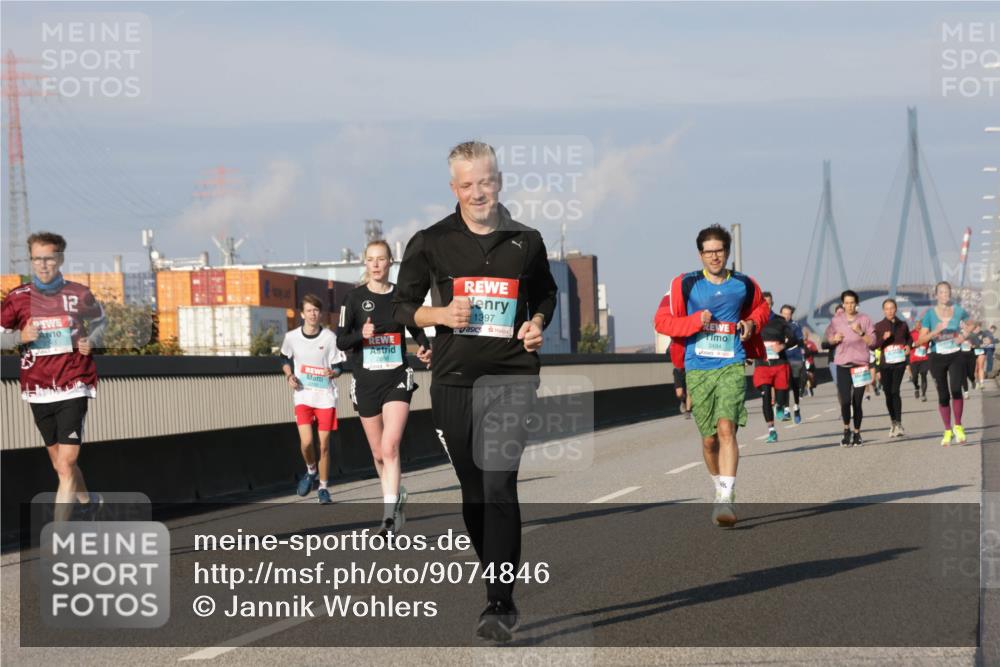 03.10.2025 - Köhlbrandbrückenlauf Jannik Wohlers http://msf.ph/oto/9074846 03.10.2025 09:51:18 Position 3 12, 1397, 3484 meine-sportfotos.de