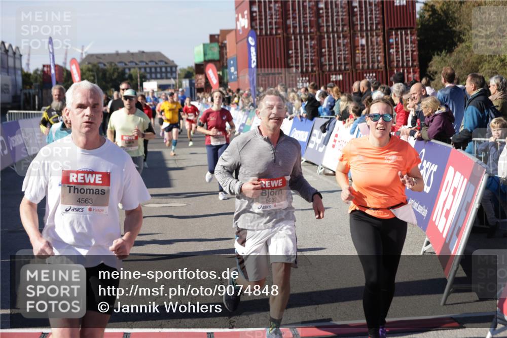 03.10.2025 - Köhlbrandbrückenlauf Jannik Wohlers http://msf.ph/oto/9074848 03.10.2025 13:16:21 Ziel 4144, 4317, 4347, 4414, 4563, 4586, 4696, 4928, 4952, 5032, 5068, 5498, 5684, 5806, 5836, 5983, 6761, 6771 meine-sportfotos.de